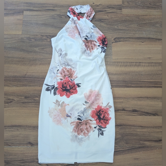le chateau Dresses & Skirts - Le Chateau White Floral Backless Dress Large
